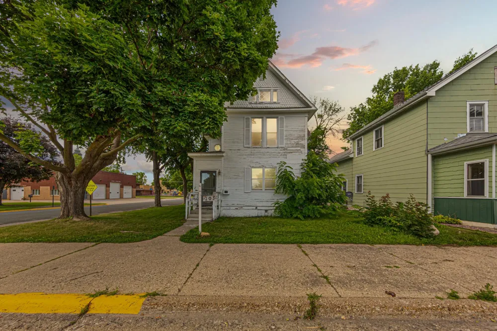 105 Ash Avenue SW Montgomery, MN 56069