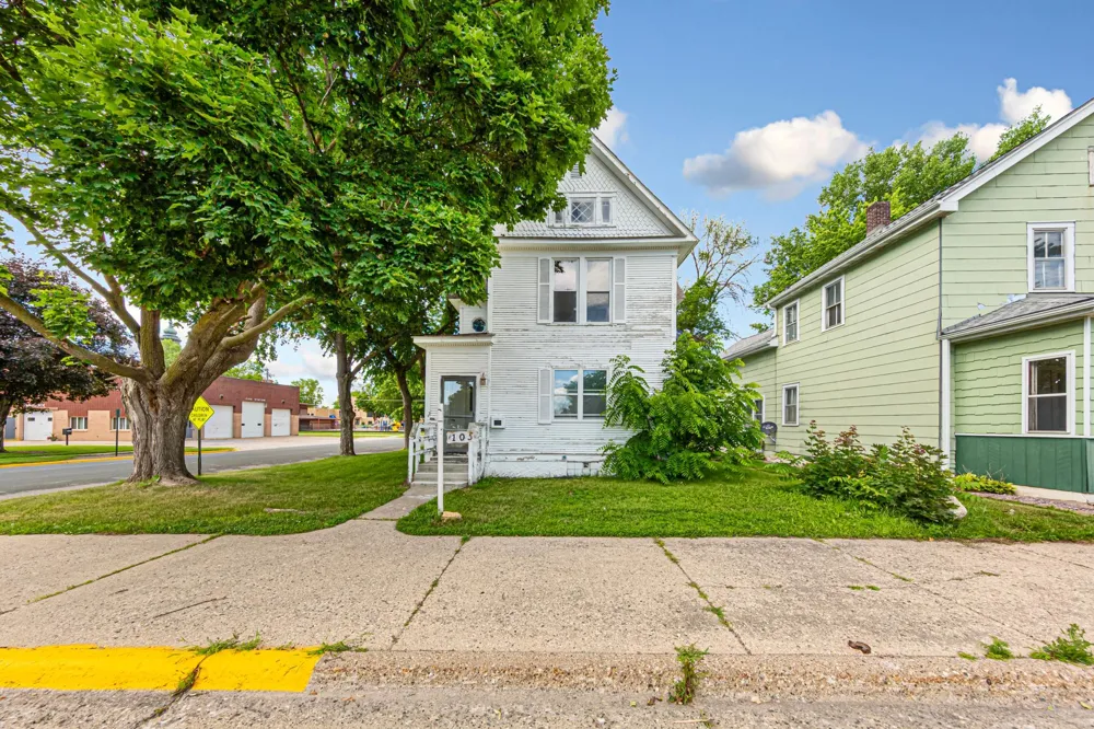 105 Ash Avenue SW Montgomery, MN 56069