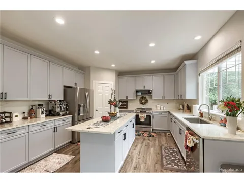 2420 Thistle Court