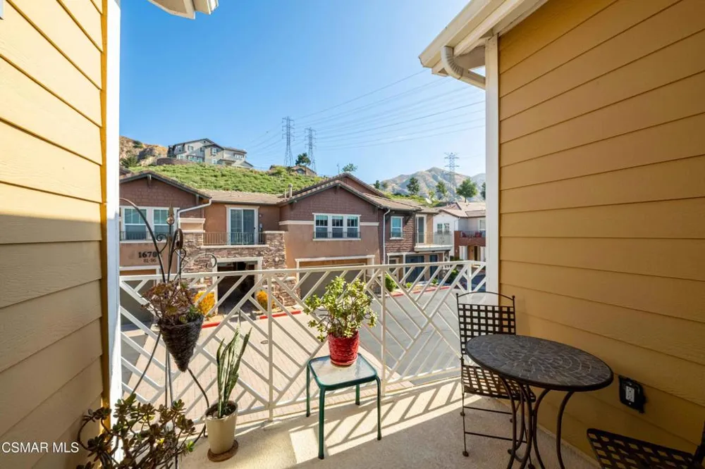 16714 Nicklaus Drive #68 Sylmar, CA 91342