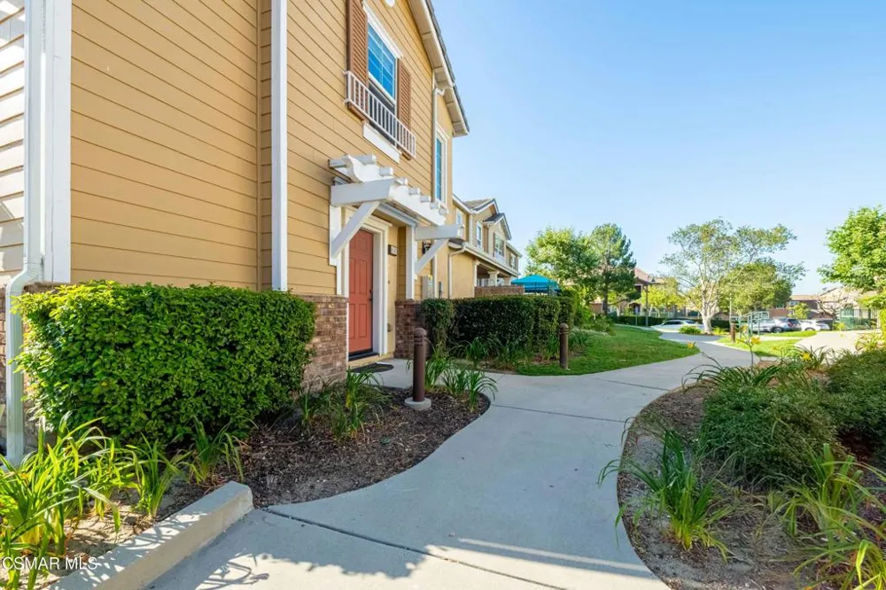 16714 Nicklaus Drive #68 Sylmar, CA 91342