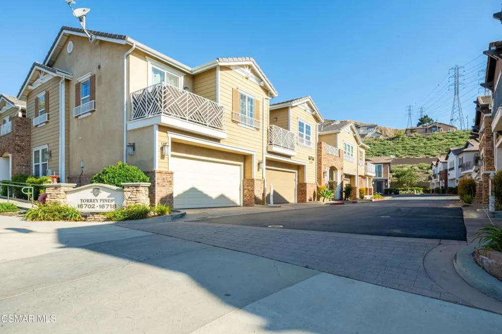 16714 Nicklaus Drive #68 Sylmar, CA 91342
