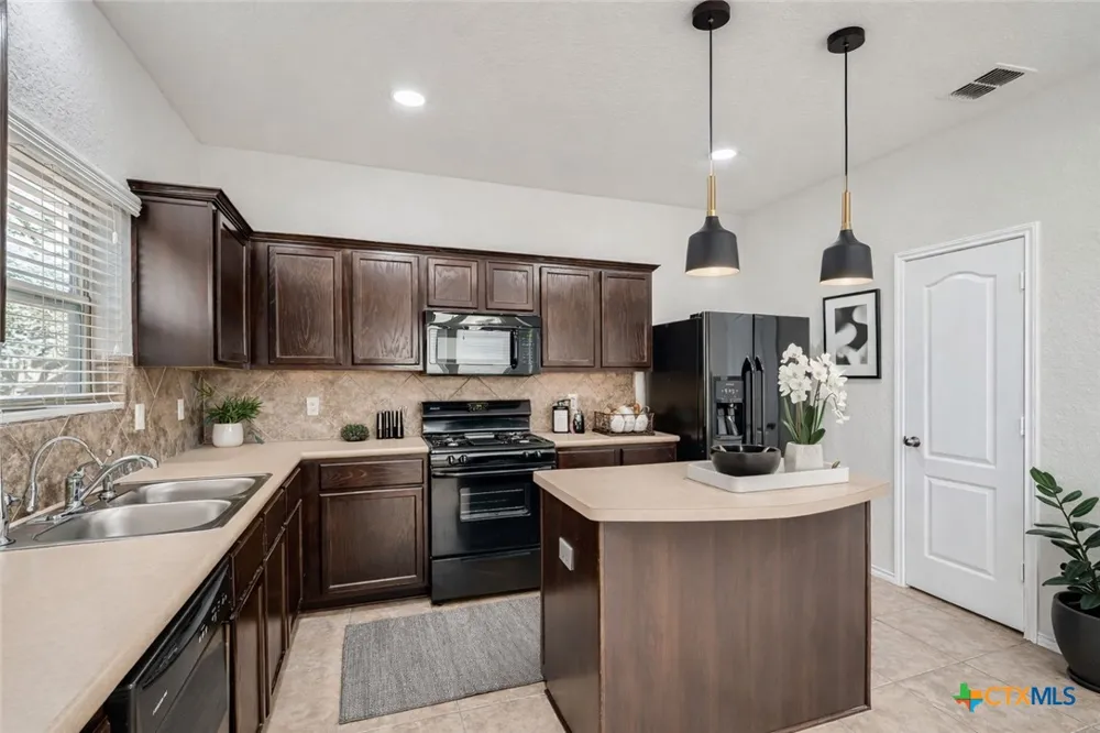 427 Unicorn Ranch San Antonio, TX 78245