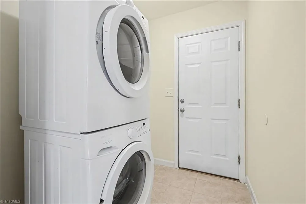 1644 Finwick Drive Pfafftown, NC 27040