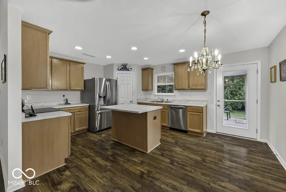 11724 Whisperwood Way #39B Fishers, IN 46037