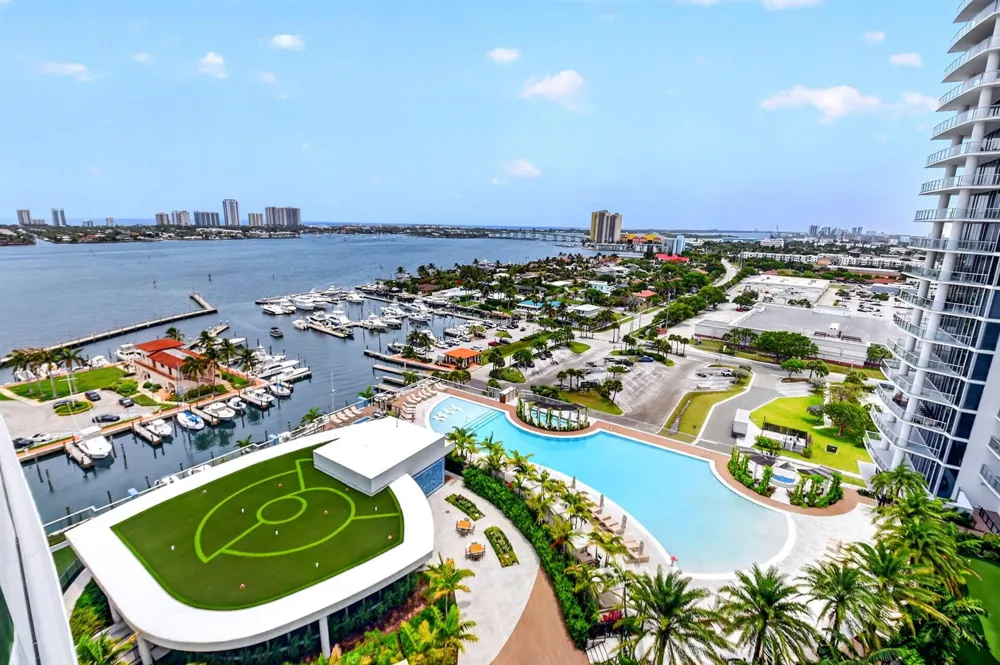 220 Lake Shore Drive #1511 West Palm Beach, FL 33403