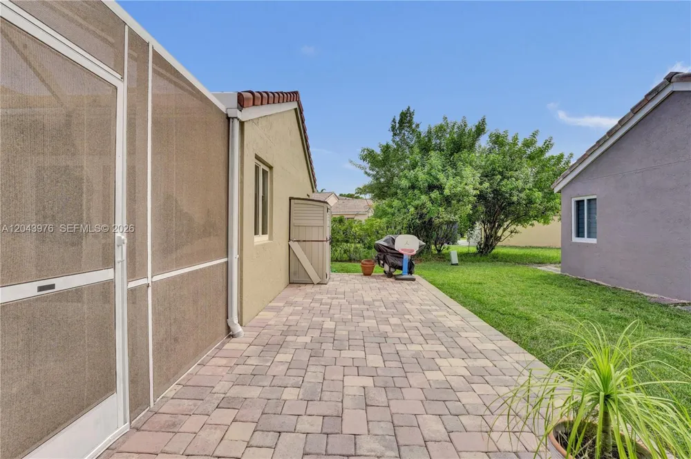 4444 Dogwood Cir Weston, FL 33331