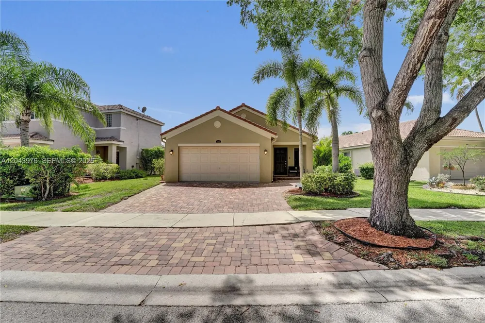 4444 Dogwood Cir Weston, FL 33331