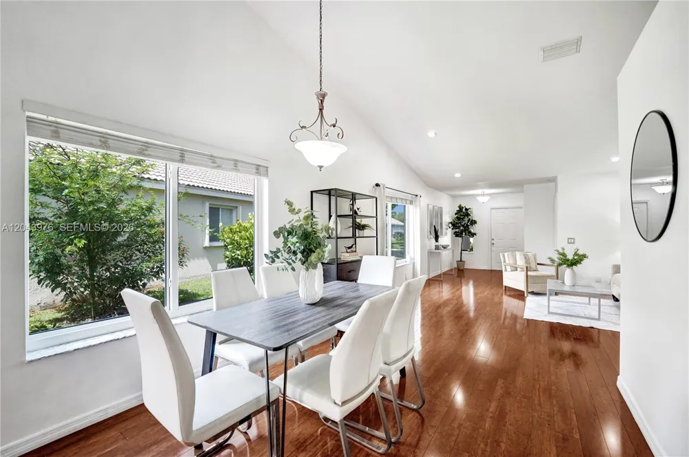 4444 Dogwood Cir Weston, FL 33331