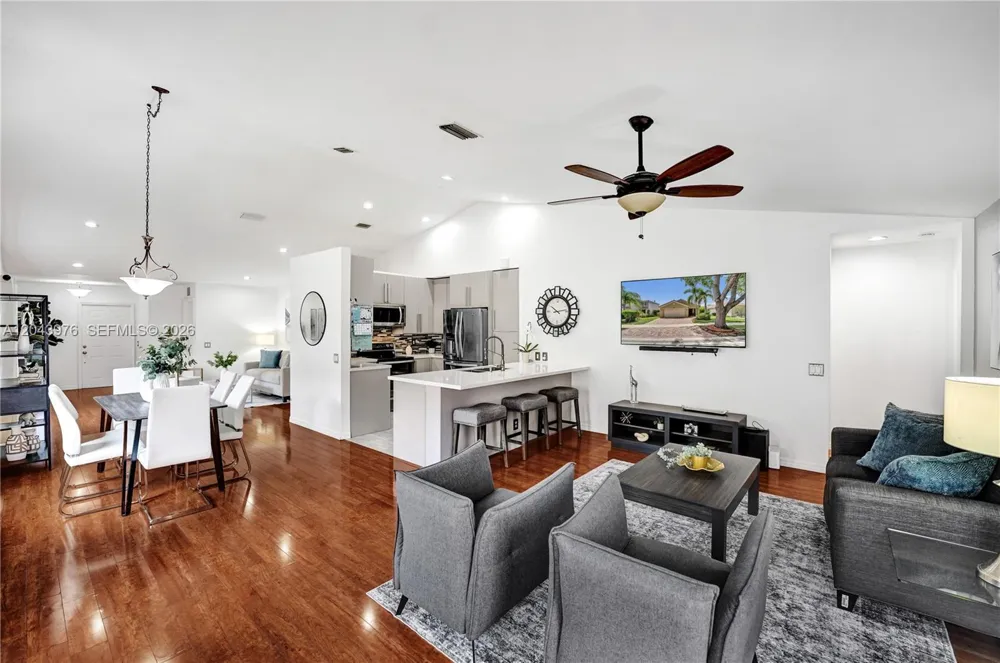 4444 Dogwood Cir Weston, FL 33331