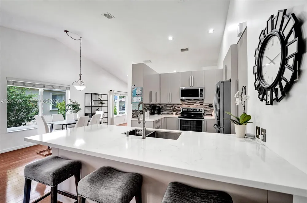 4444 Dogwood Cir Weston, FL 33331