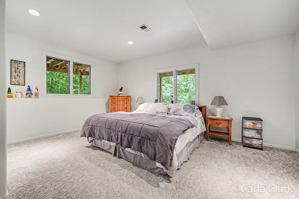 9899 Twelve Point Drive NE Courtland Township, MI 49341