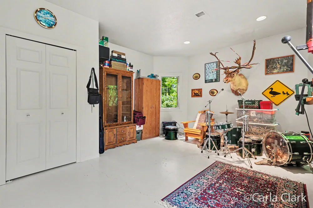 9899 Twelve Point Drive NE Courtland Township, MI 49341