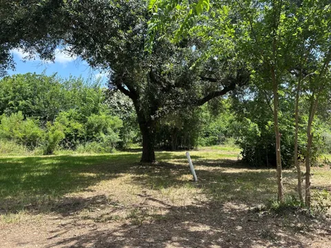 500 Meadowlawn Avenue
