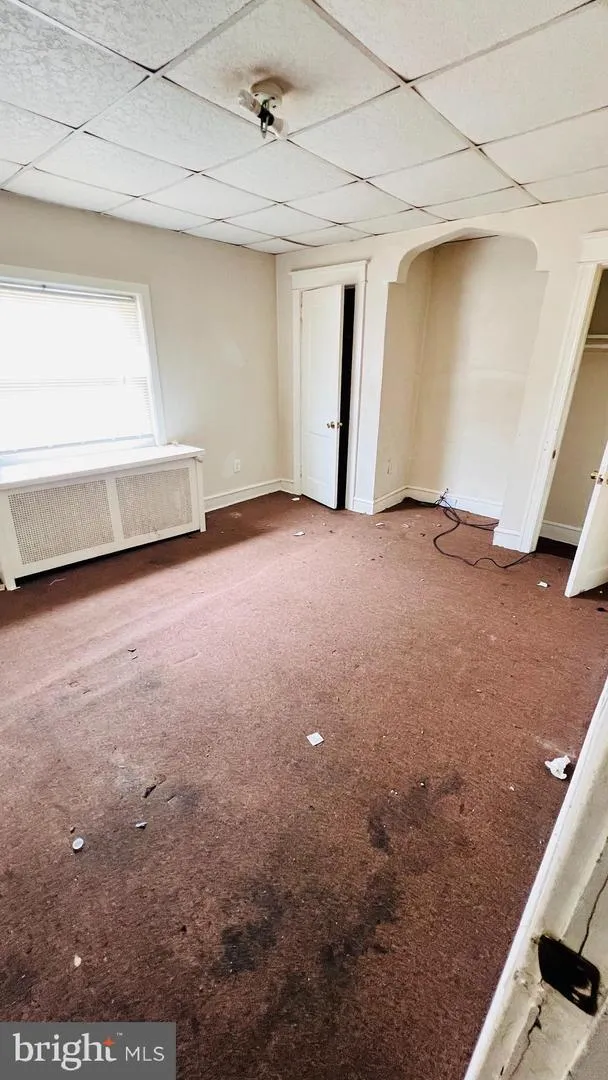 1527 E DUVAL STREET Philadelphia, PA 19138