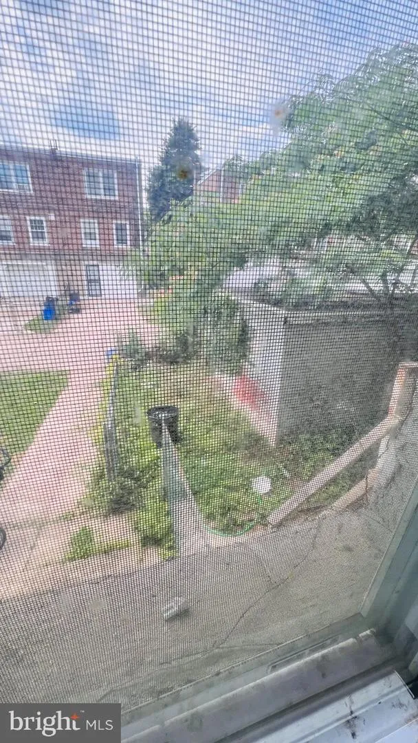 1527 E DUVAL STREET Philadelphia, PA 19138