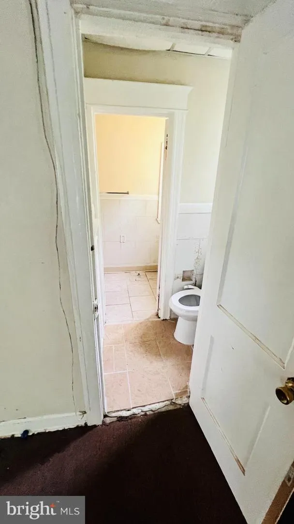 1527 E DUVAL STREET Philadelphia, PA 19138