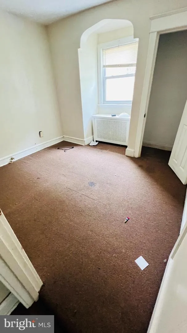1527 E DUVAL STREET Philadelphia, PA 19138