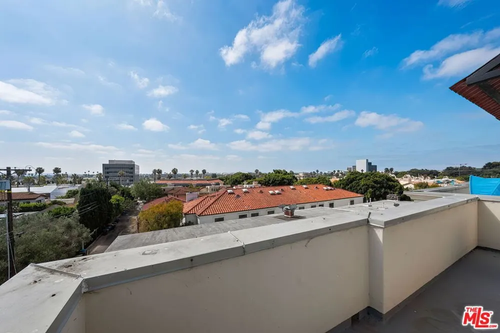 1107 Princeton Street #105 Santa Monica, CA 90403