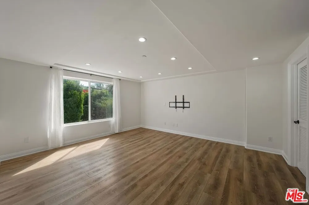 1107 Princeton Street #105 Santa Monica, CA 90403