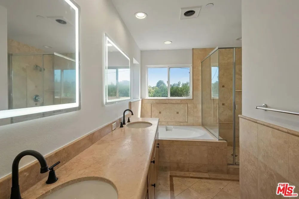 1107 Princeton Street #105 Santa Monica, CA 90403