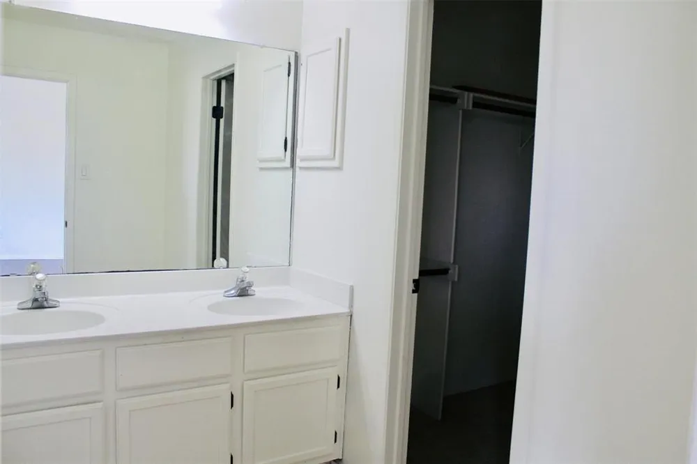 105 Summit Ridge Drive Point Venture, TX 78645