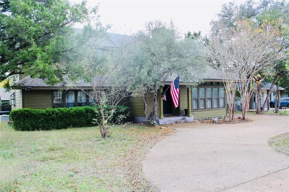 105 Summit Ridge Drive Point Venture, TX 78645