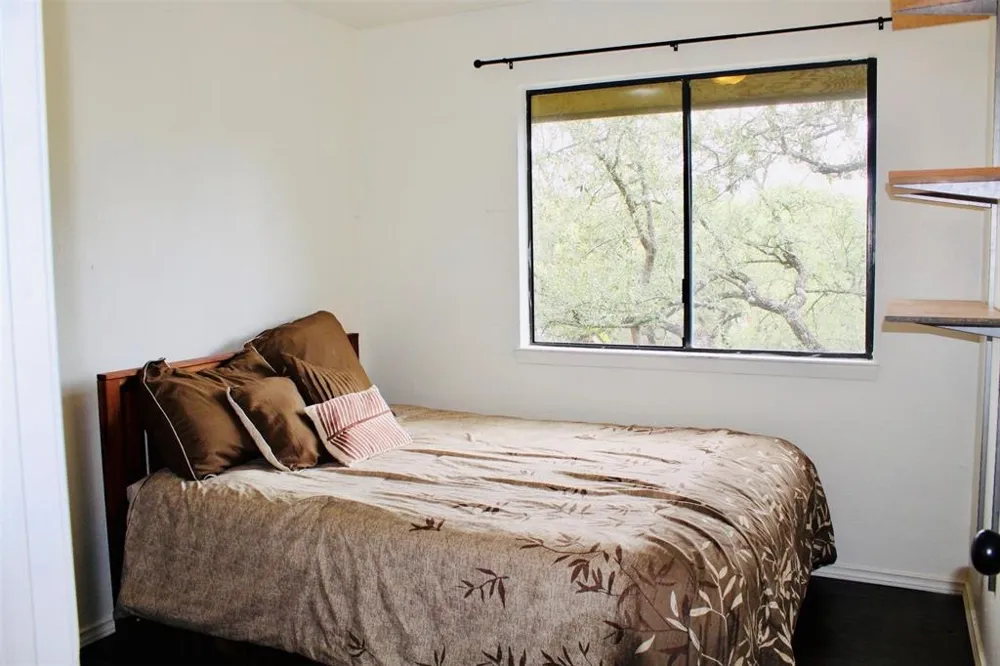 105 Summit Ridge Drive Point Venture, TX 78645