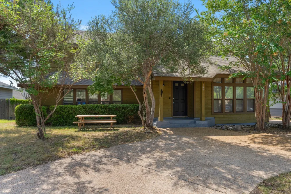 105 Summit Ridge Drive Point Venture, TX 78645