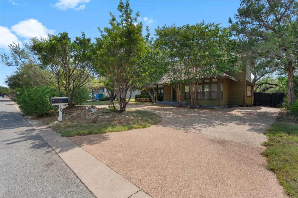 105 Summit Ridge Drive Point Venture, TX 78645