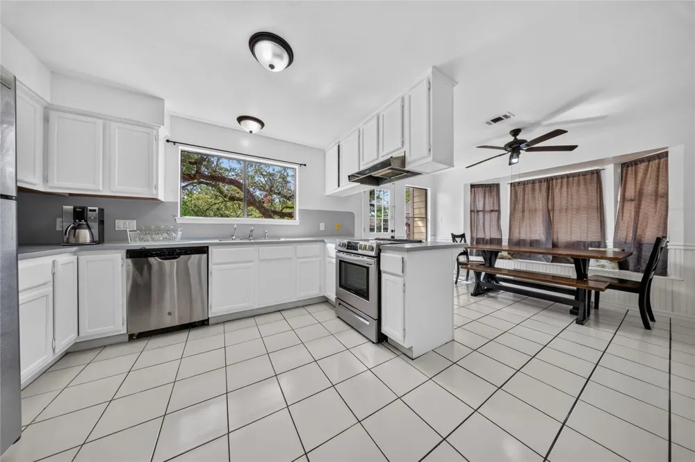 105 Summit Ridge Drive Point Venture, TX 78645