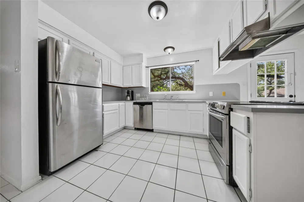 105 Summit Ridge Drive Point Venture, TX 78645
