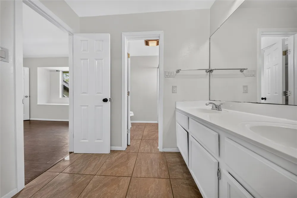 105 Summit Ridge Drive Point Venture, TX 78645