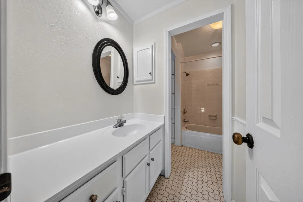 105 Summit Ridge Drive Point Venture, TX 78645