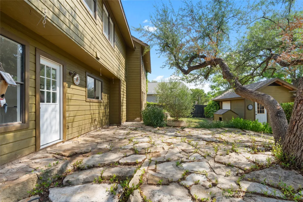 105 Summit Ridge Drive Point Venture, TX 78645