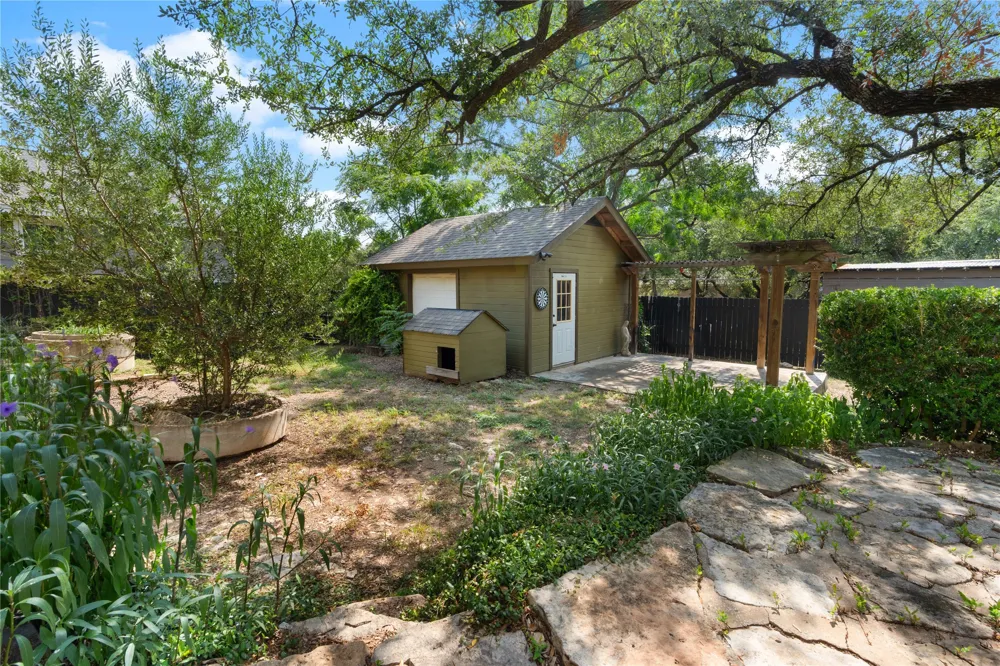 105 Summit Ridge Drive Point Venture, TX 78645