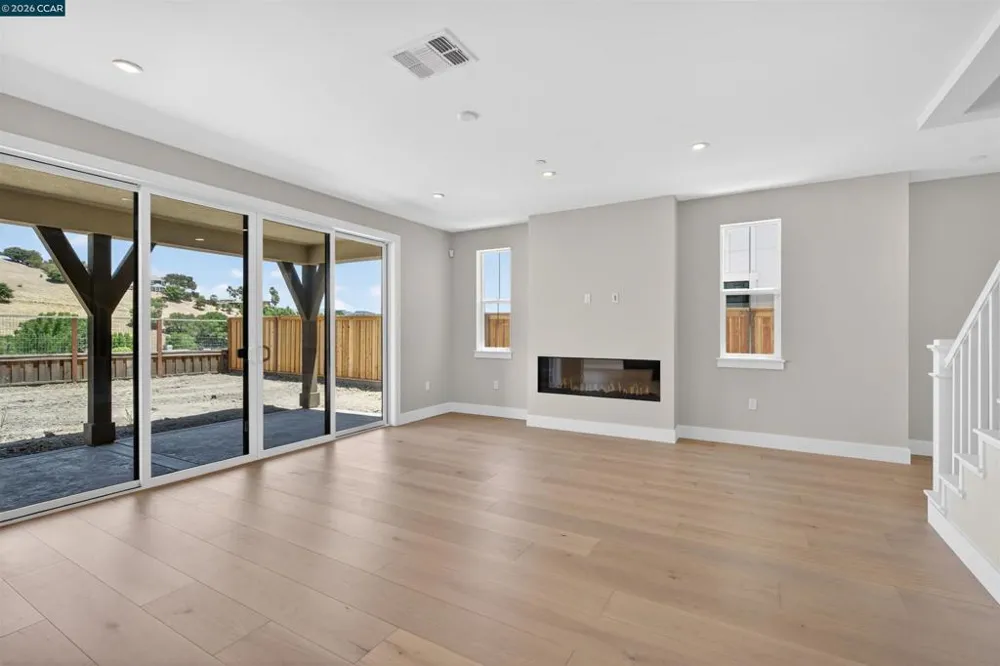 46 Red Barn Court Petaluma, CA 94952
