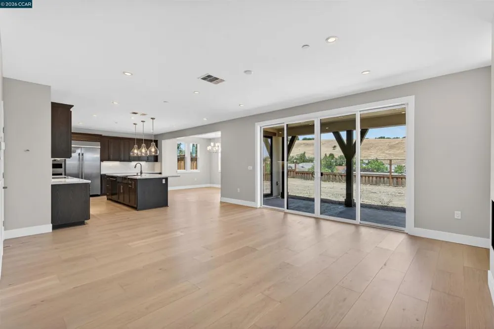46 Red Barn Court Petaluma, CA 94952