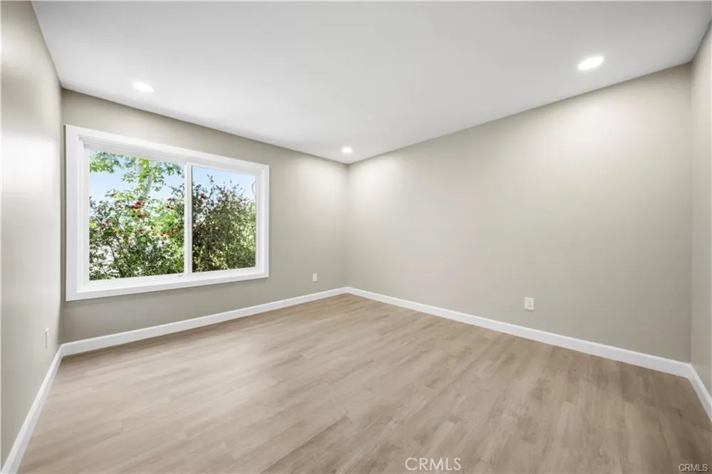 23515 Lyons Avenue #291 Valencia, CA 91355