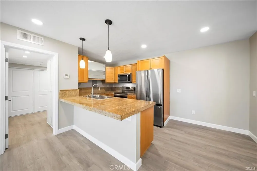 23515 Lyons Avenue #291 Valencia, CA 91355