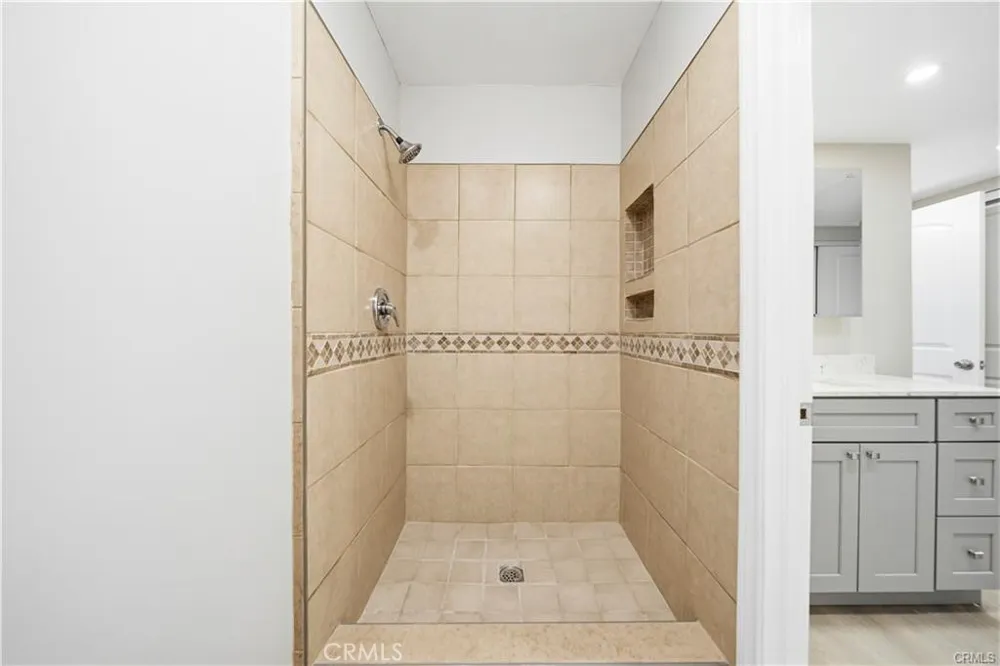 23515 Lyons Avenue #291 Valencia, CA 91355