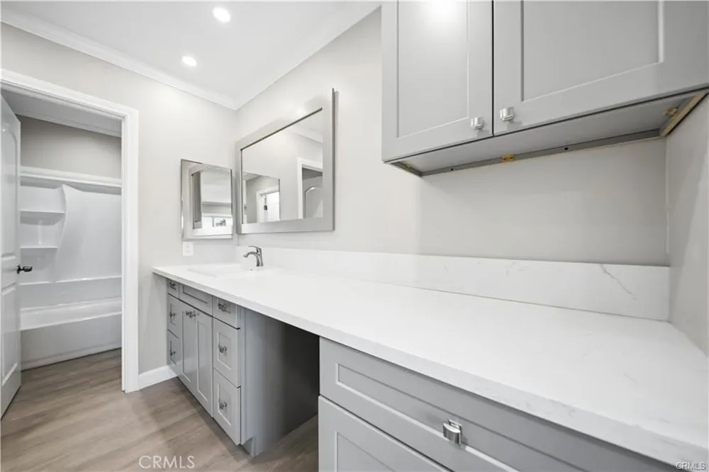 23515 Lyons Avenue #291 Valencia, CA 91355