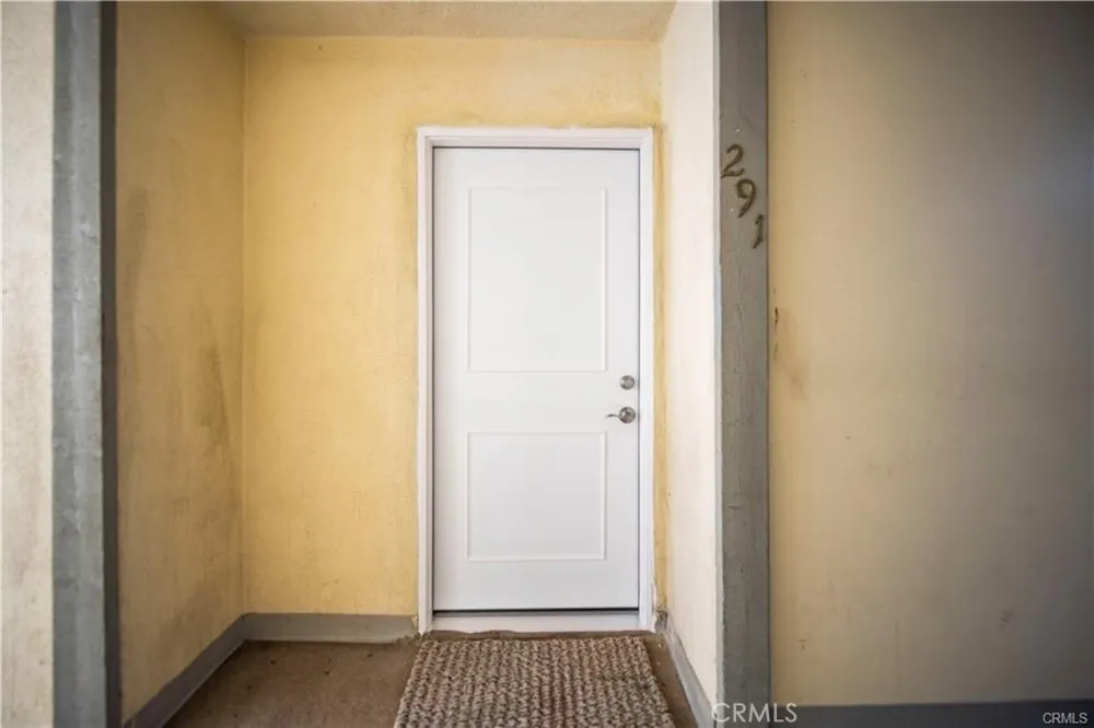 23515 Lyons Avenue #291 Valencia, CA 91355