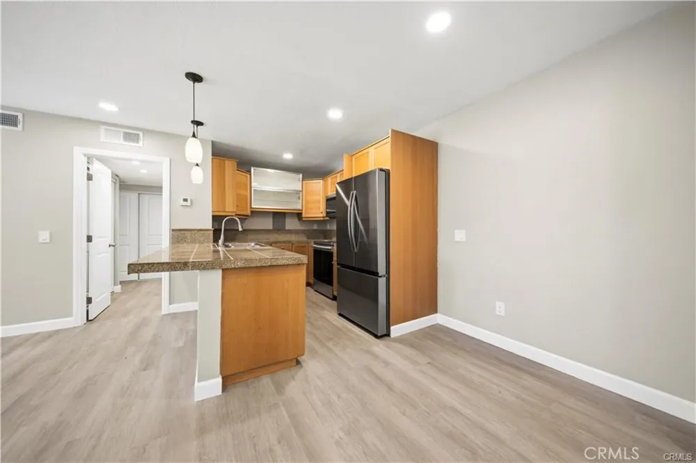 23515 Lyons Avenue #291 Valencia, CA 91355