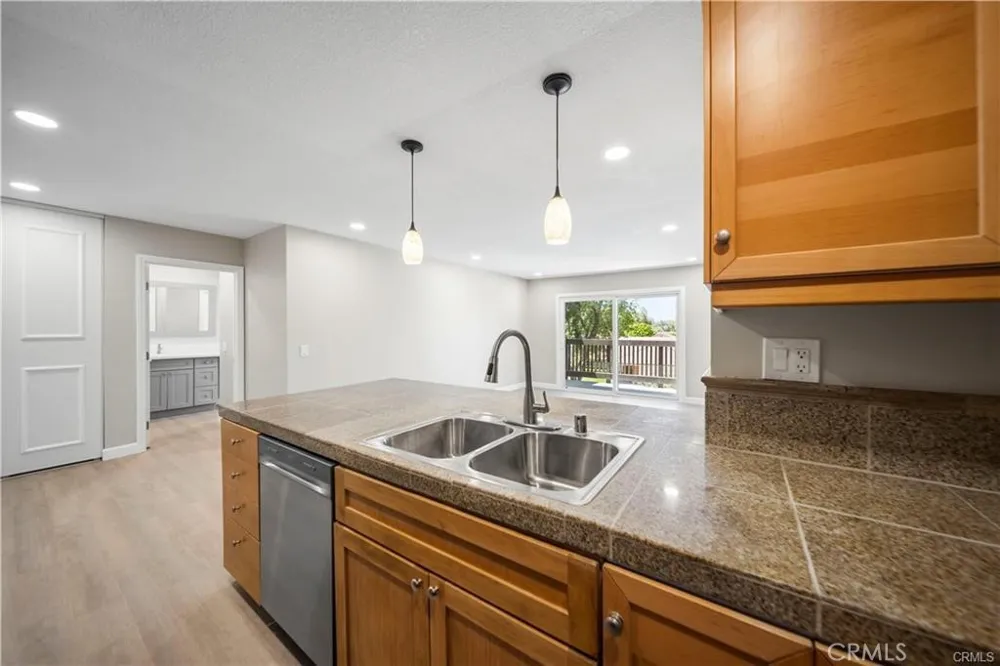 23515 Lyons Avenue #291 Valencia, CA 91355