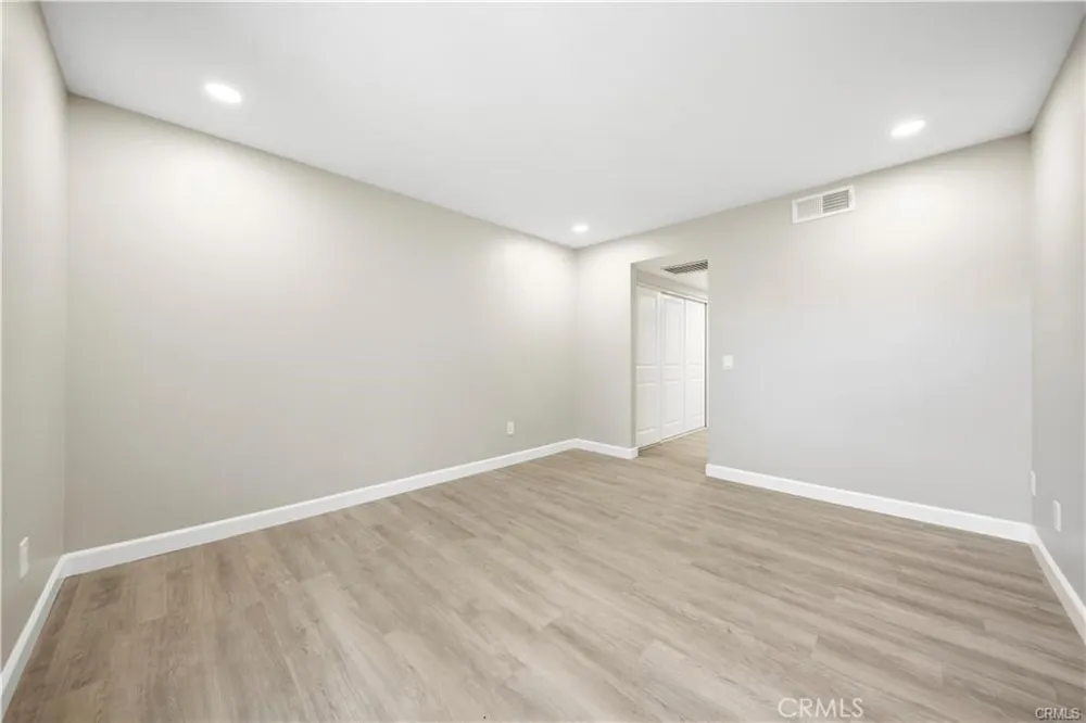 23515 Lyons Avenue #291 Valencia, CA 91355