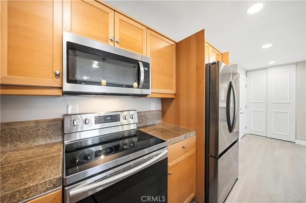 23515 Lyons Avenue #291 Valencia, CA 91355