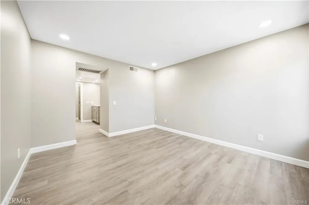 23515 Lyons Avenue #291 Valencia, CA 91355
