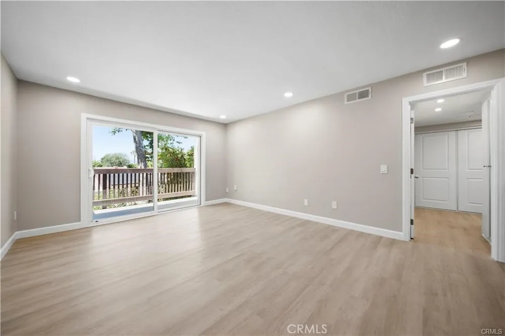 23515 Lyons Avenue #291 Valencia, CA 91355