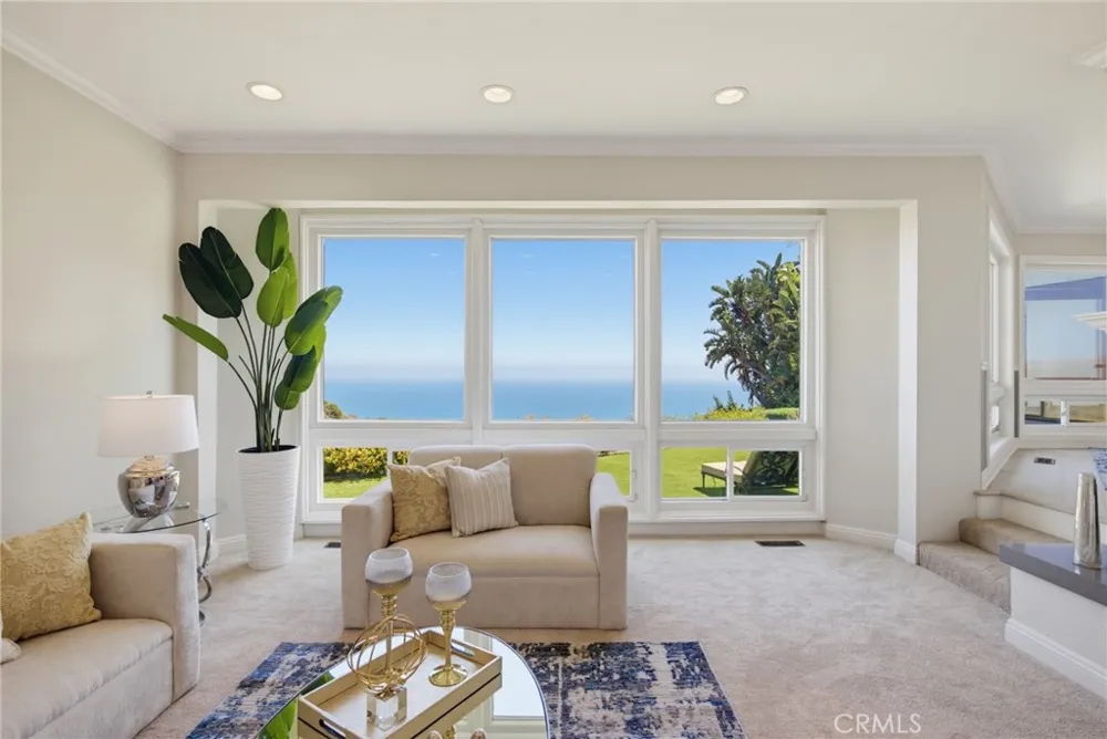 8 Burrell Lane Rancho Palos Verdes, CA 90275